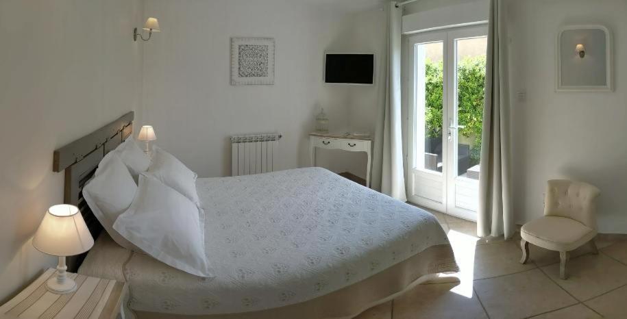 Le Clos De L'Olivade Bed & Breakfast Saint-Just  Bagian luar foto